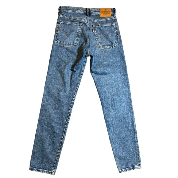 Levi's Wedgie Button-fly Jeans Medium Wash Size 24 - Picture 3 of 15